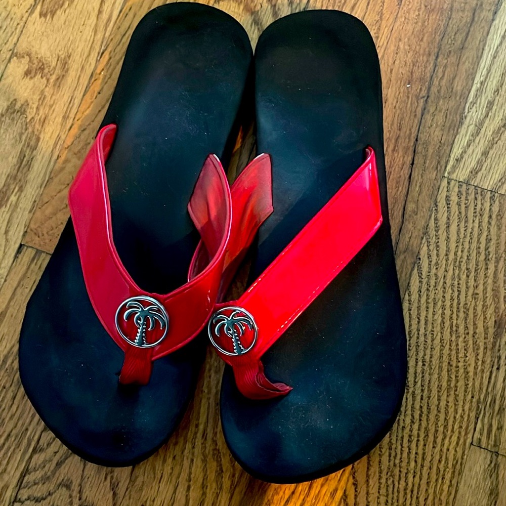 PALM TREE LADIES THONGS RED PATENT LEATHER UPPER RUBBER BOTTOMS SZ 9. CUTE COMFY
